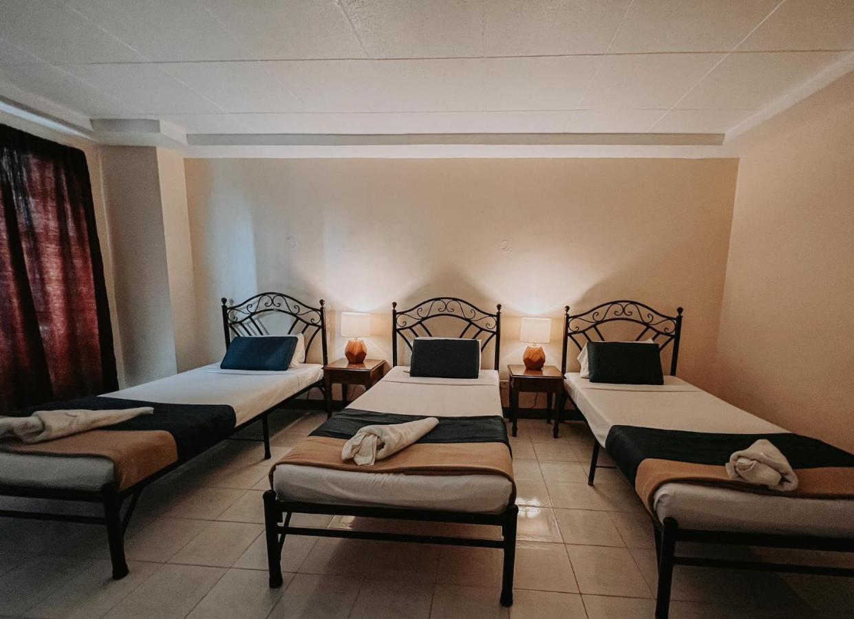 Fuente Hotel De Cebu Eksteriør billede