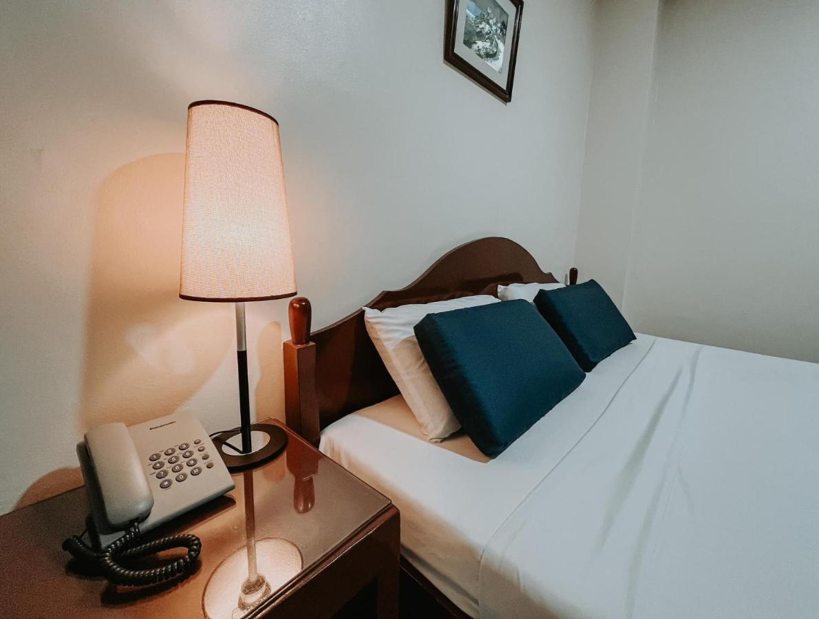 Fuente Hotel De Cebu Eksteriør billede