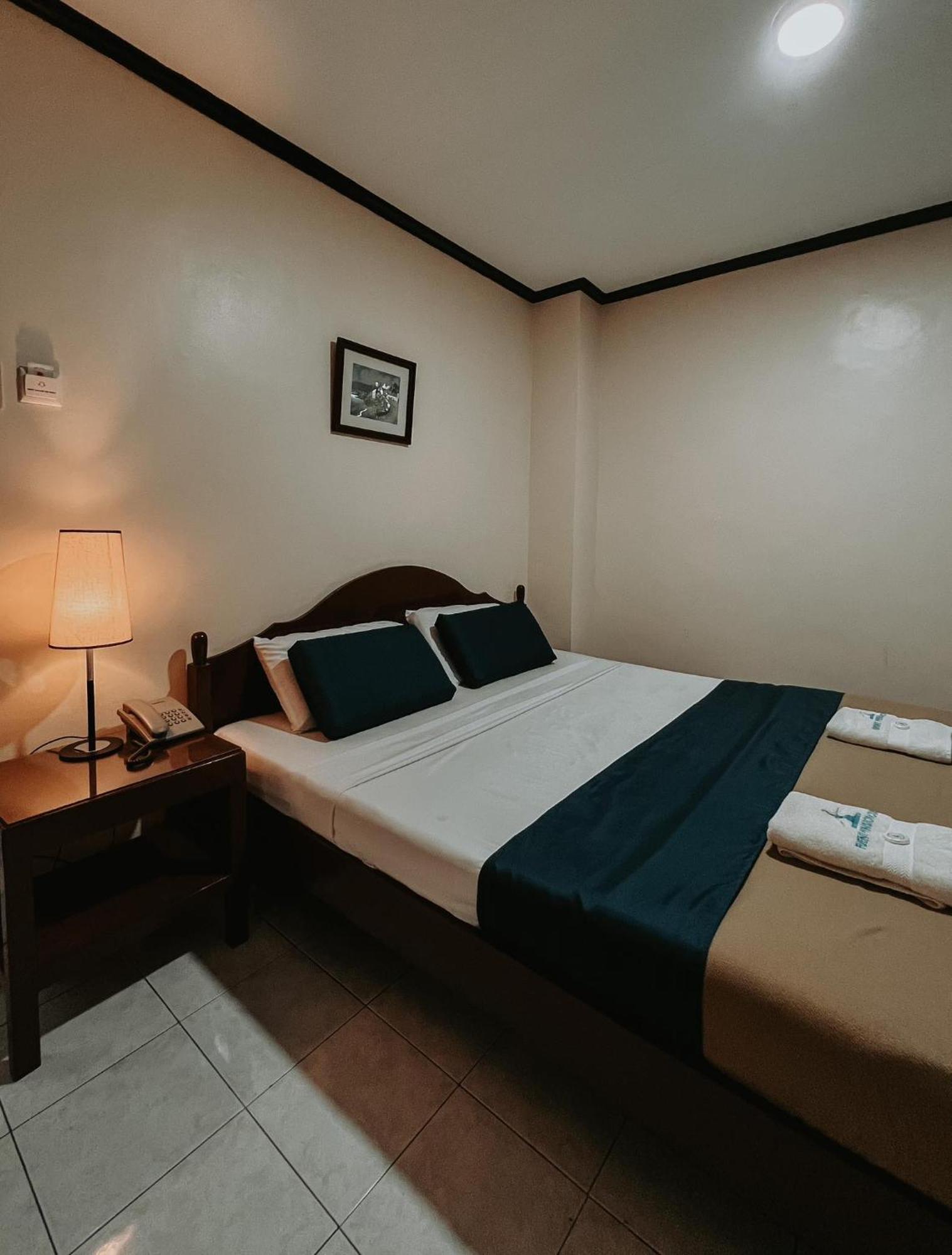 Fuente Hotel De Cebu Eksteriør billede